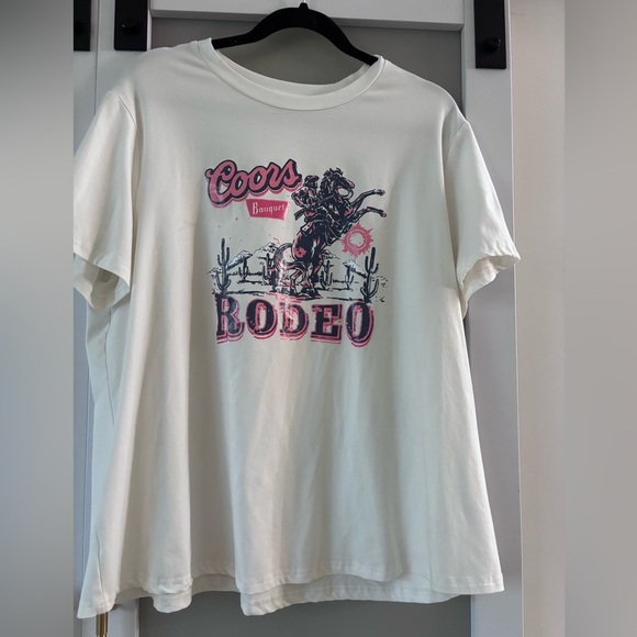 Coors Banquet Rodeo Graphic T-Shirt - Picture 1 of 4
